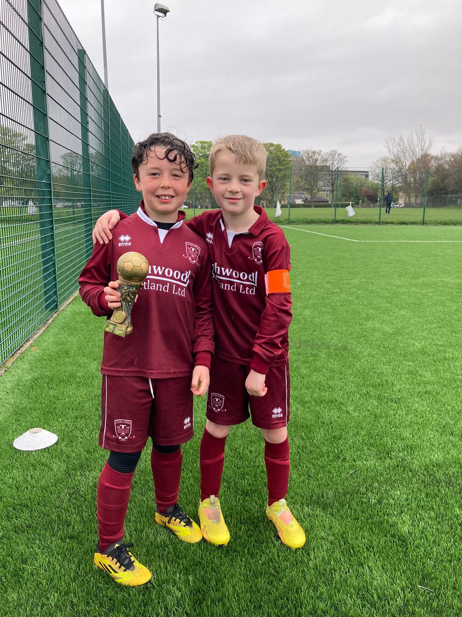 tynecastle2014s's tweet photo. Some tough matches this morning but proud of how the lads continuously played in the right manner. Thanks to Edina Hibs for hosting and @ECYouthFC for coming to Saughton. Well done to our Players of The Match Jude &amp; Joshua the two lefties were in top form today💪🏻🇱🇻 #CmonTheTynie https://t.co/buW6VRRjyi