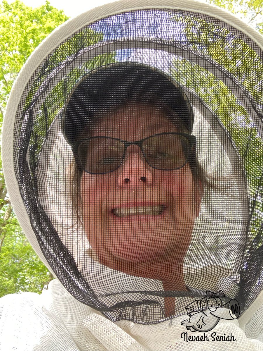 NevaehSeniah's tweet photo. #Beekeeping but HIGHLY allergic! #OrganicallyGrown #CertifiedNaturallyGrown #GeorgiaGrown #QuirkyFarmGirl #WomanOwnedBusiness #Honey #SendTips #NevaehSeniah #FlyingPigFarm #Georgia #WomanOwnedFarm #Bees #JediKnights #StormTroopers theme on the #StarWarsFarm #WelcomeToTheDarkside https://t.co/3darRCff5N