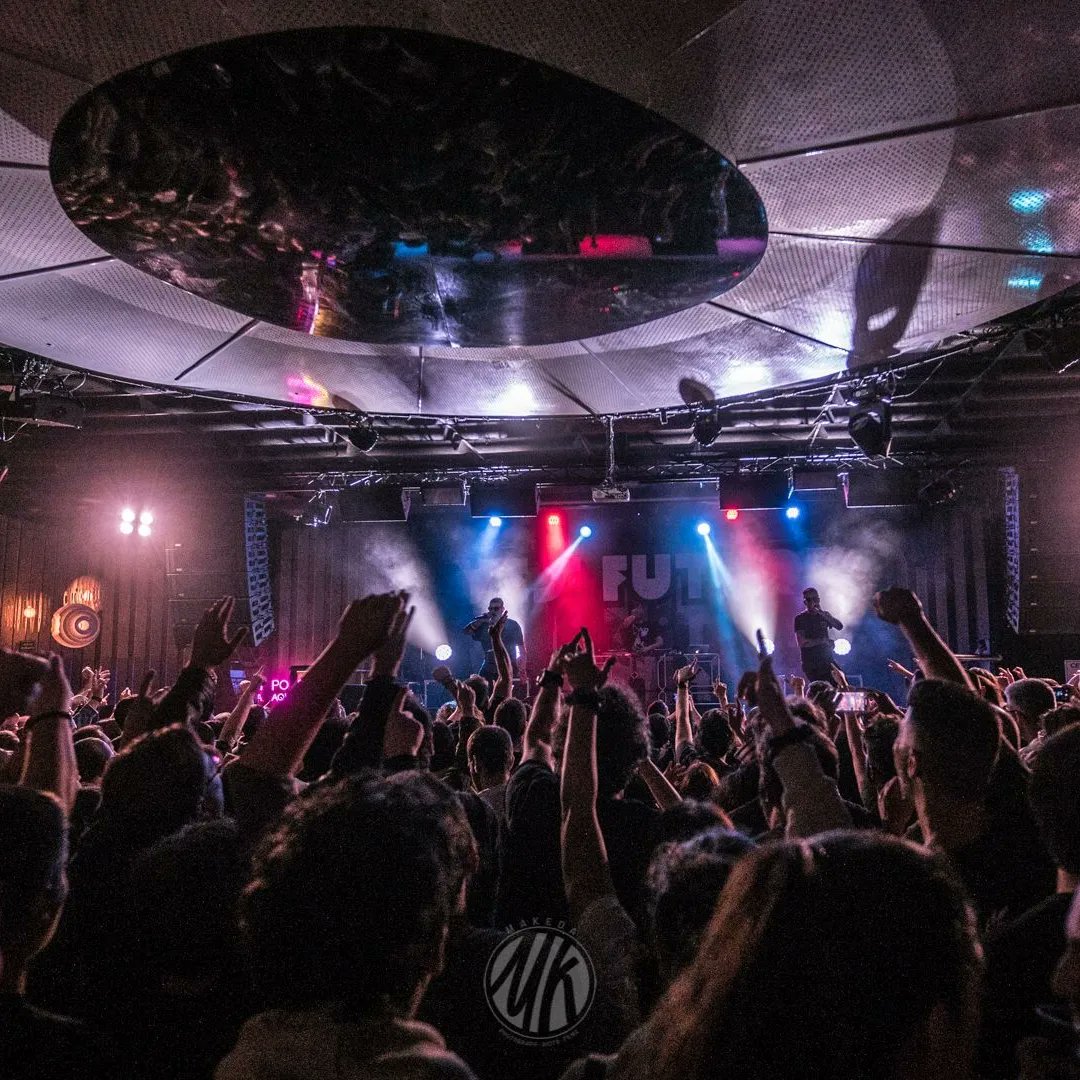 chikosdelmaiz's tweet photo. GRACIAS ❤️

Se acabó... Tres meses, 17 ciudades, 13 sold outs, cientos de recuerdos y un montón de gente allá donde hemos ido.

El #YesFutureTour en salas llegó a su fin.

Esta semana os vamos contando, que traemos un montón de novedades 😉 https://t.co/2JhLTJEzjm