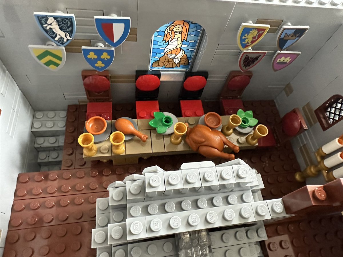 jonp_rry's tweet photo. Making some progress on my Black Falcon Castle. @LEGO_Group #Afol #afolwac #MOC 🏰⚔️ https://t.co/6Kgl0wRVX7