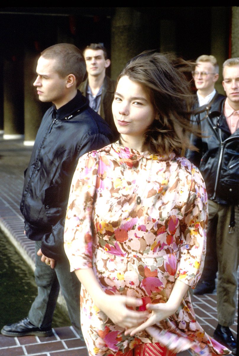 bjorkspears's tweet photo. How imagine björk was during her band days https://t.co/2ShYotPui2