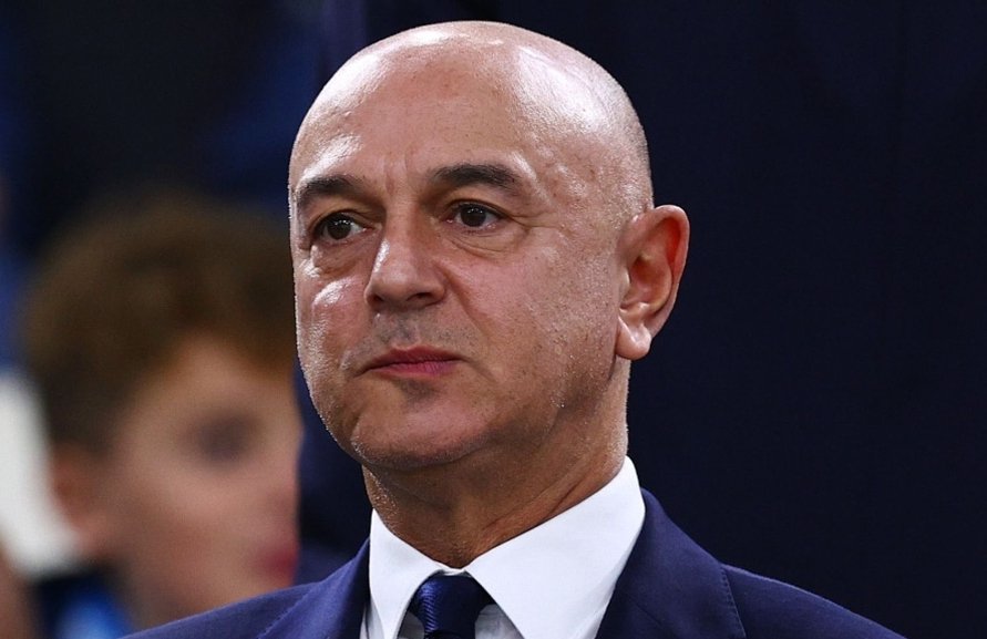 SpursShirt's tweet photo. #MrLevy why would anyone, players or manager want to join @SpursOfficial 😡 The club is a class "A" joke! If "I" as an employee, achieved my target once in 20 years, I'd be saked! If I "cost" my business a huge amount of money, i'd be saked! If I recruitment badly, I'd be sacked https://t.co/8GApHvsMdB