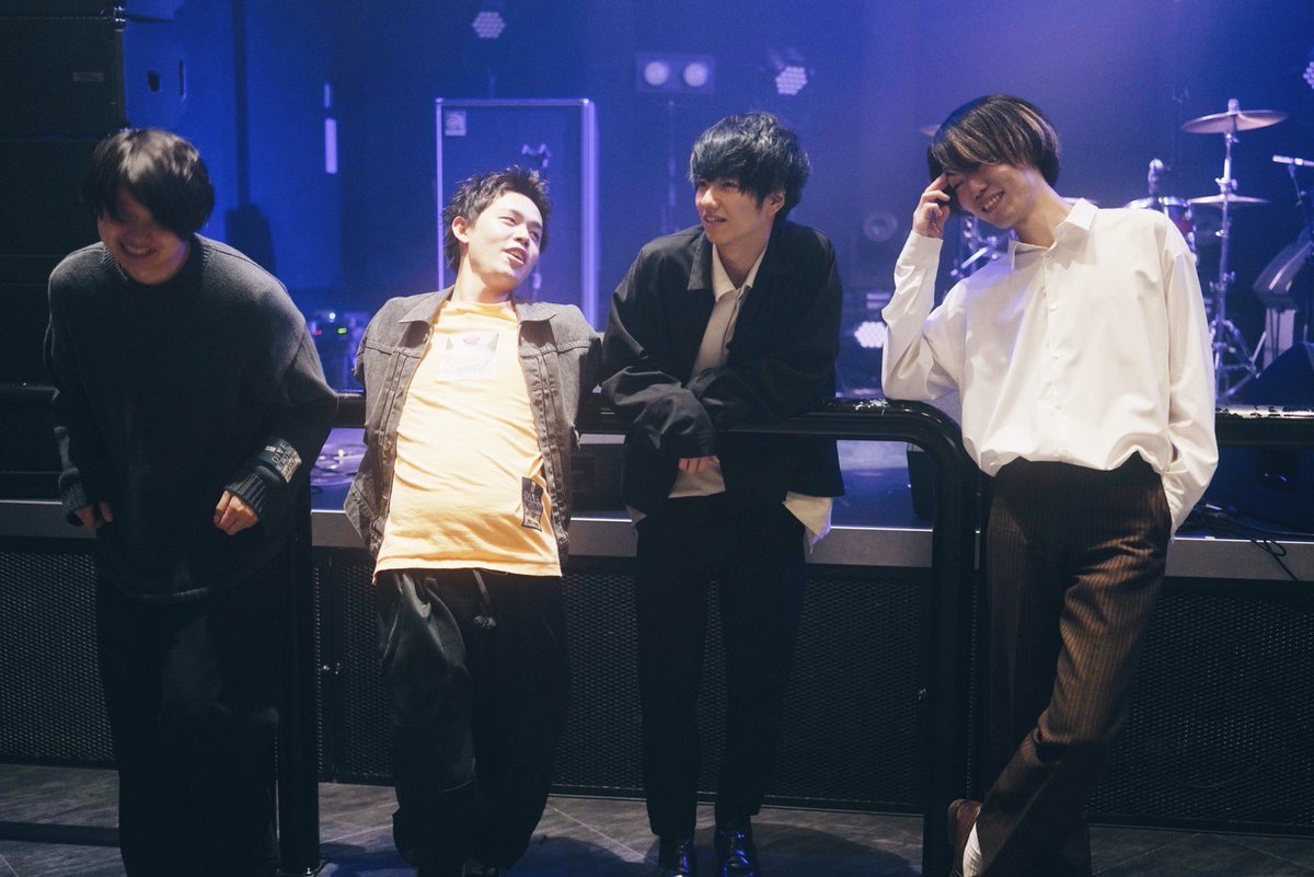 niiche_band's tweet photo. 渋谷DIVEにて"ヒロシ祭り"お越しいただきありがとうございました🐯

setlist
1.永訣の朝
2.prayer
3.dirty
4.グラデーションデイズ
5.カストルの彼方

次回は5月21日に下北沢サーキット"革命ロジック"に出演します！ https://t.co/Xgudhkr5OZ