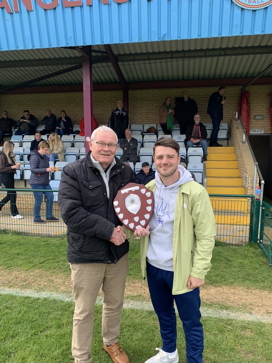 DeepingRangers's tweet photo. This season’s Rangers Supporters Player of the Season is @aaroneyett Long time Rangers fan, Frank Rogers presented Aaron with his award at yesterday’s game. Many congrats Aaron!! #weareclarets @Jcsecurityuk @getonupp @moorethompson @branchbrosltd @Mercury_JamesB @DeepingSSClub https://t.co/8MOx8xQt0D
