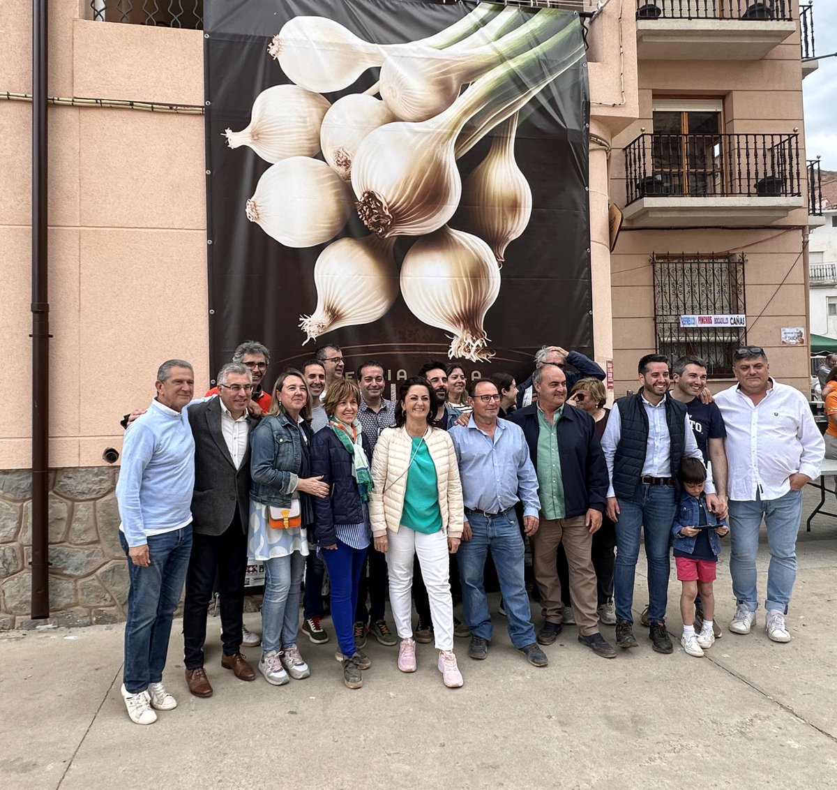 PSOELaRioja's tweet photo. Feria de la Cebolla Asada de #Herce.
Un lujo de domingo con tantos amigos y compañeras.
#PrimeroHerce
#PrimeroLaRioja https://t.co/K7Fb770vxU