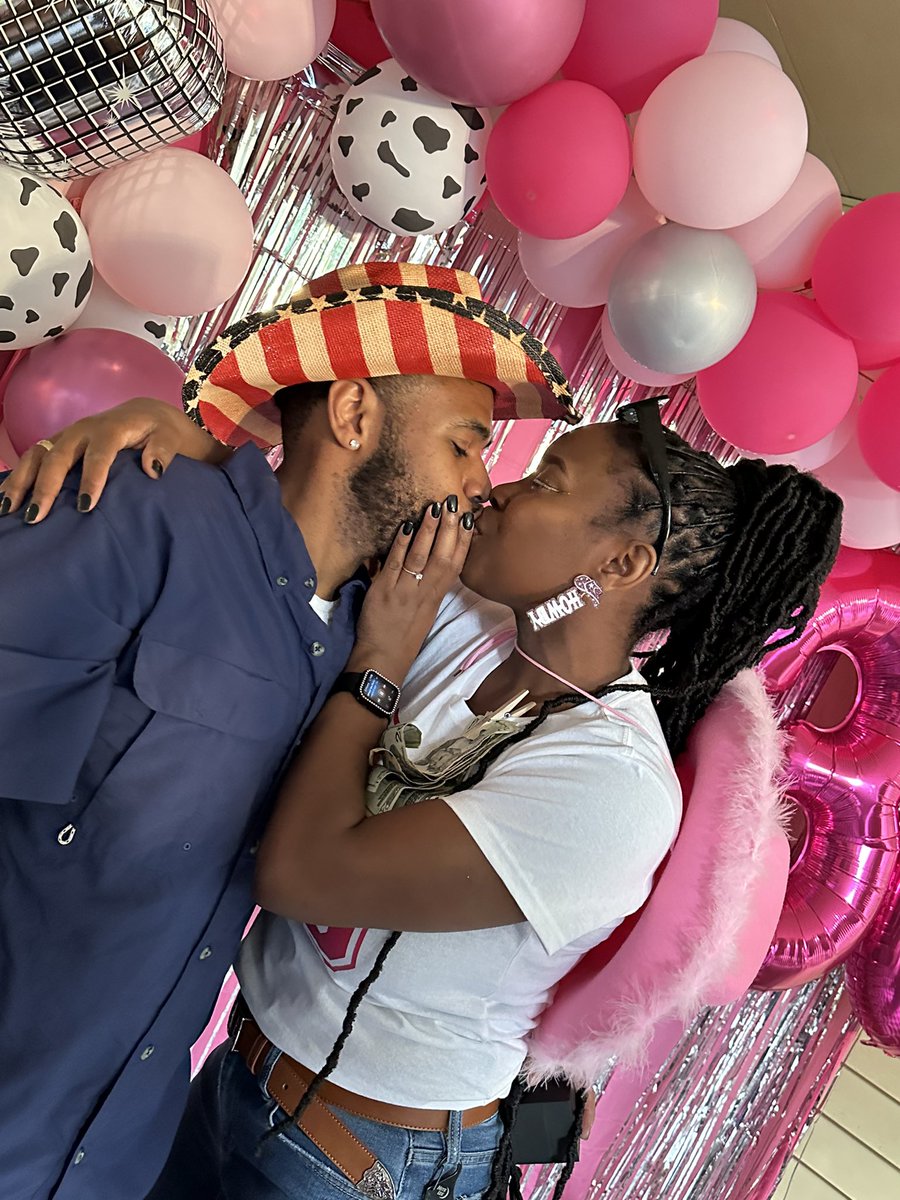 Tayspacely1's tweet photo. Try to think about that. Cause I got me a wizife.. a wizife.. a wizife.. a WIZIFE!! #blacklove https://t.co/txB32B85jU