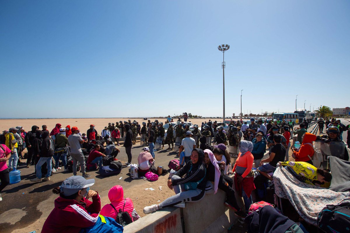 Conecta2UL's tweet photo. Desde hace semanas, la frontera entre Perú y Chile ha sido el principal escenario de una fuerte crisis migratoria. Varios ciudadanos extranjeros, entre ellos, venezolanos, haitianos y colombianos, intentan ingresar a Perú.
Lee más en: https://t.co/wlZv9HFxvR
#Conecta2Contigo https://t.co/5TT0ibipHE