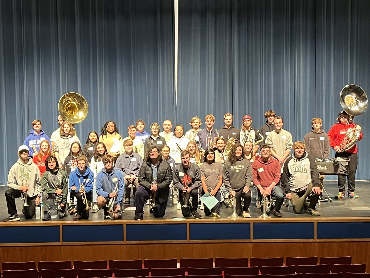 UMLMusic's tweet photo. UML Marching Band held Open Rehearsal &amp;  HS students joined us at UMLs Durgin Hall. 
Great turnout!  More than 50 hs students &amp; 27 towns! So fun! @UMLMusOutreach for @UML_FAHSS @UMLMusic hosted students from @MethuenMusic @DracutHS @AB_FOM @NorthAndoverHS @westfordacademy &amp; more https://t.co/971LsjJJ1Q
