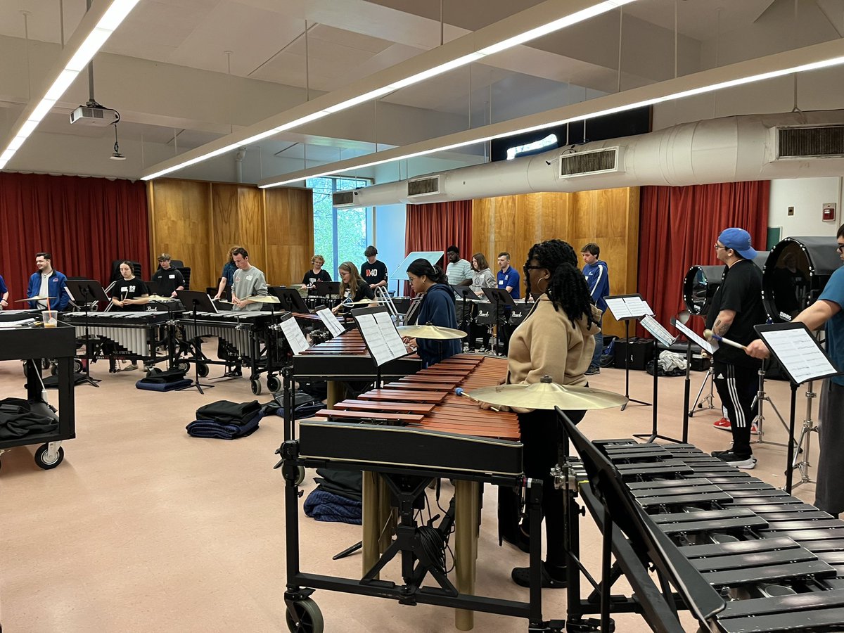 UMLMusic's tweet photo. UML Marching Band held Open Rehearsal &amp;  HS students joined us at UMLs Durgin Hall. 
Great turnout!  More than 50 hs students &amp; 27 towns! So fun! @UMLMusOutreach for @UML_FAHSS @UMLMusic hosted students from @MethuenMusic @DracutHS @AB_FOM @NorthAndoverHS @westfordacademy &amp; more https://t.co/971LsjJJ1Q