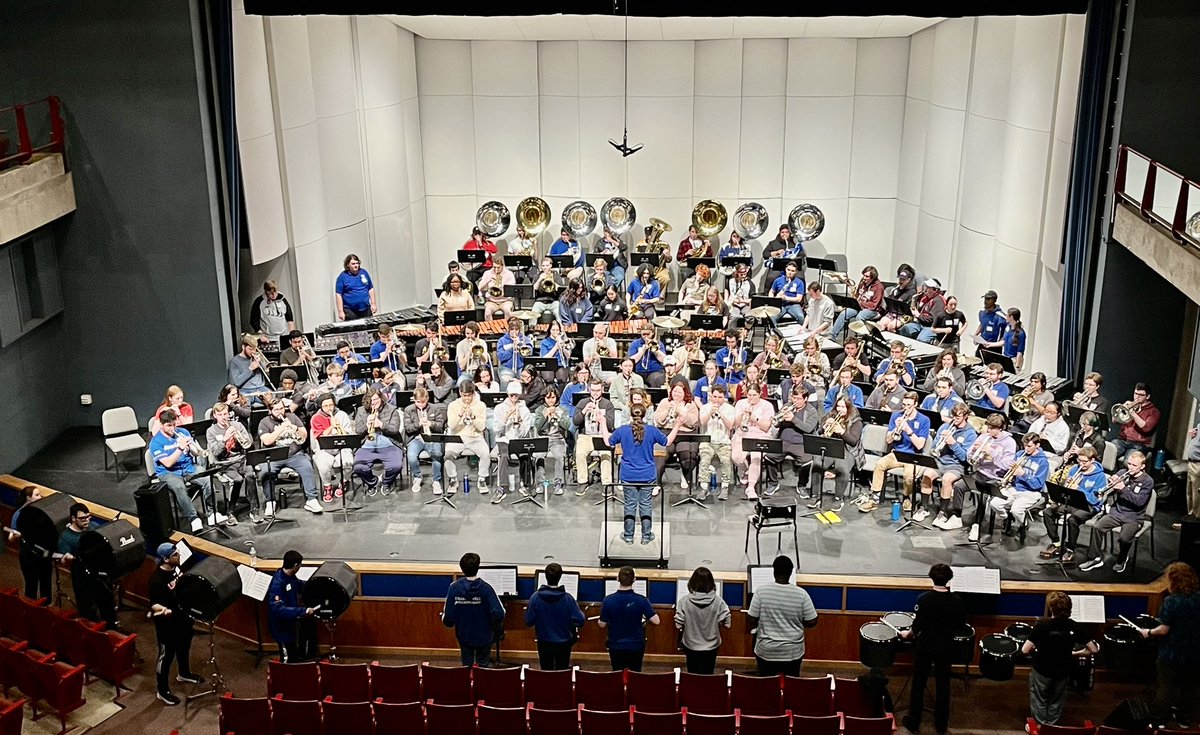 UMLMusic's tweet photo. UML Marching Band held Open Rehearsal &amp;  HS students joined us at UMLs Durgin Hall. 
Great turnout!  More than 50 hs students &amp; 27 towns! So fun! @UMLMusOutreach for @UML_FAHSS @UMLMusic hosted students from @MethuenMusic @DracutHS @AB_FOM @NorthAndoverHS @westfordacademy &amp; more https://t.co/971LsjJJ1Q