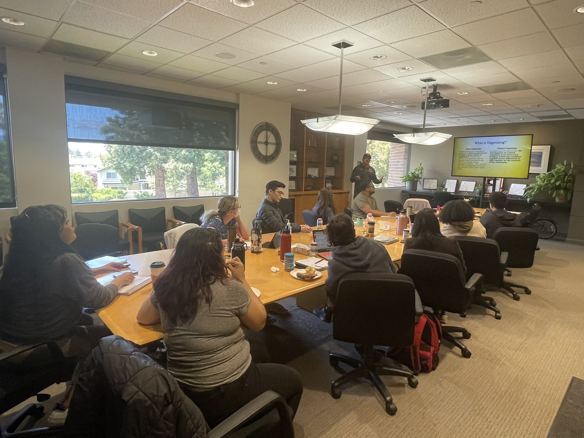 NLC_SV's tweet photo. That’s a wrap for April! We planned our graduation, got ready to organize with @332Ibew’s Alex Caraballo, picked up social media pointers from @barcelosknows, &amp; enjoyed Changemaker Spotlights with #NLCSV Alumni @SMCOETweet Trustee Hugo and @shawonj, CEO of @vocal_justice. #NLC https://t.co/4Upq4JhJAW