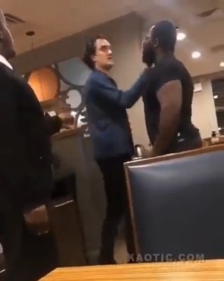 RT @FightHaven: Self Defense?
Dude gets Fire Slapped for touching a man's face... https://t.co/cARmVivsNn