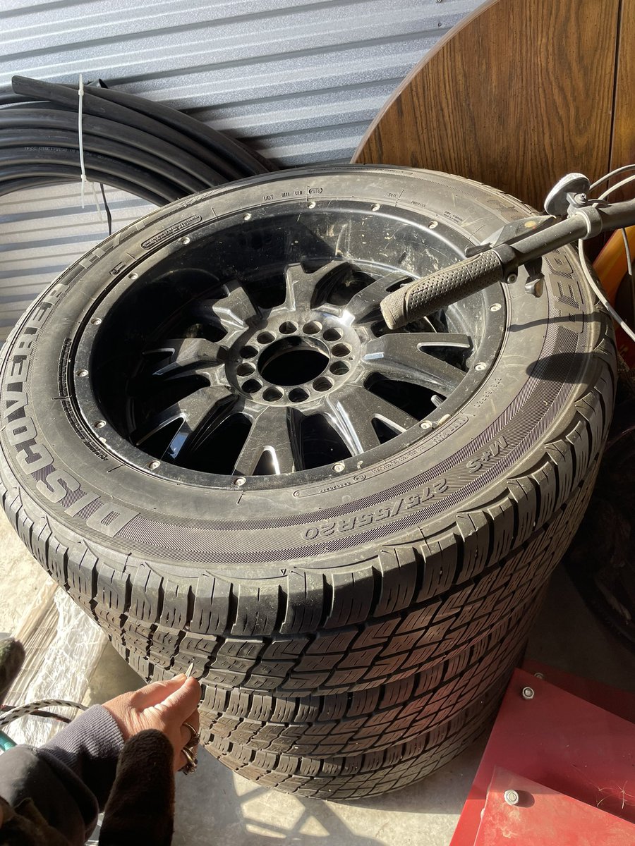 ErpeldingTanner's tweet photo. Rims and wheels for sale https://t.co/1yKMyXalGf
