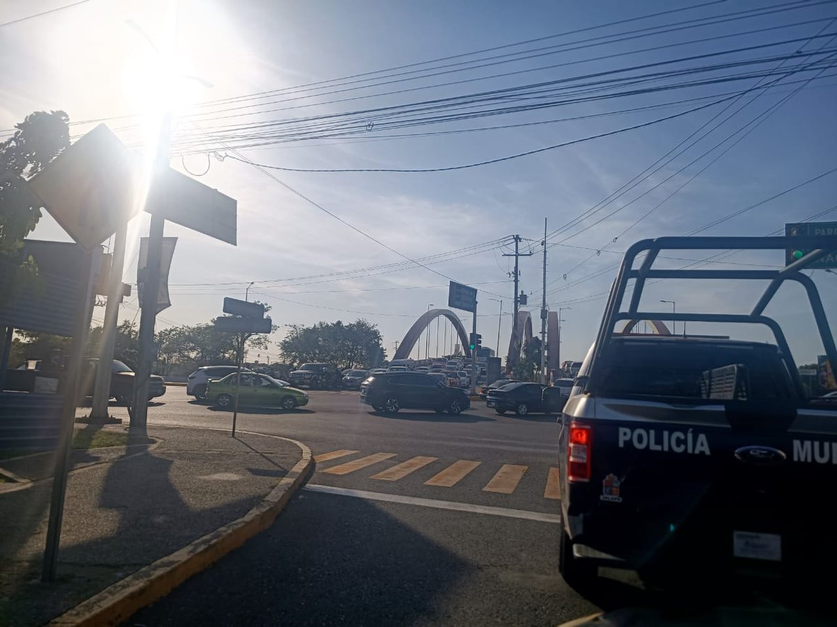 XEVATabasco's tweet image. A pie o en vehículo, los ciudadanos acuden al tercer día de la #FeriaTabasco2023 en el #ParqueTabasco