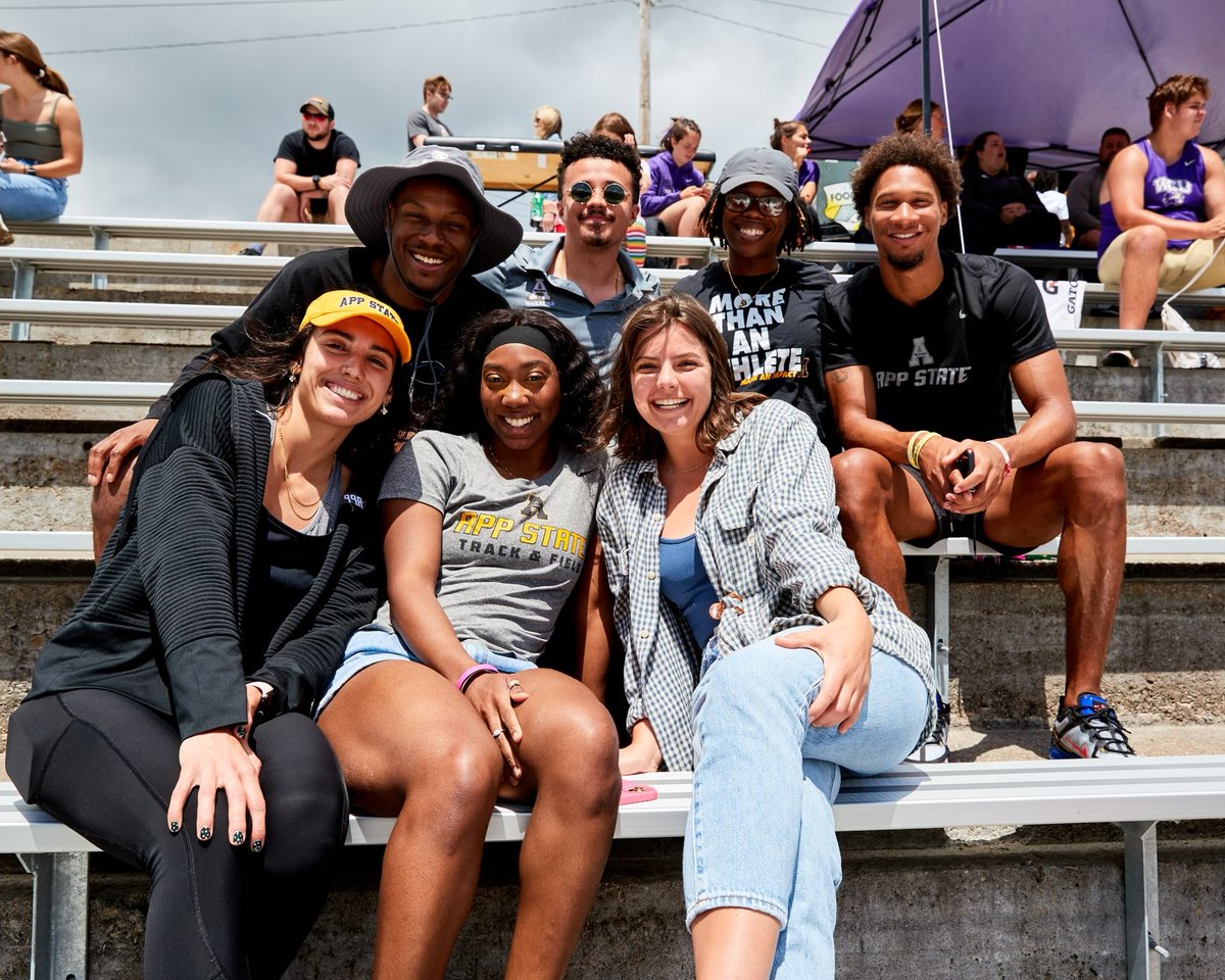 AppTF_XC's tweet photo. We’re thrilled we could welcome back our alumni for the #AppStateOpen and #AlumniSocial! Once a Mountaineer, always a Mountaineer!
#GoApp https://t.co/D5oHTFfNOC