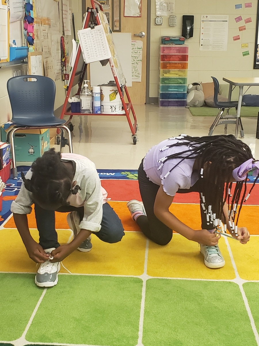 TheKeyes2Kinder's tweet photo. Kindergarten Shoe Tying Contest👟✔️🎖️
The little things that are BIG! • #settingthefoundation
#kindergarten #milestones @APSHAES https://t.co/1VorIUjCPK