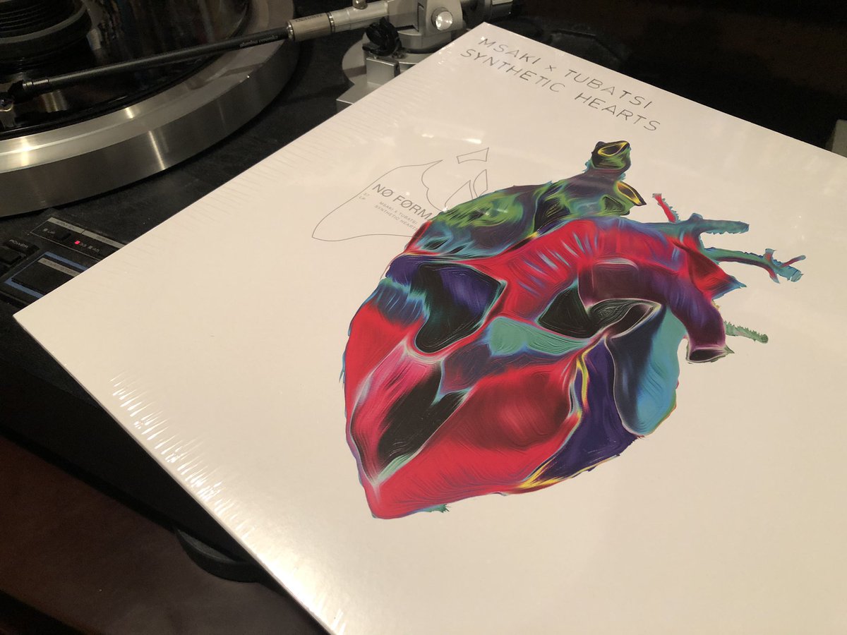 ozahirosan's tweet photo. 「SYNTHETIC HEARTS / MSAKI x TUBATSI」
フランスのレーベルNO FORMAT!の作品。このレーベルいいなぁ〜♪南アフリカで活動している2名(MSAKI とTUBATSI)で結成したプロジェクトのデビューアルバムらしいけどいいなぁ〜この感じ♪😊
#SYNTHETICHEARTS #MSAKIxTUBATSI #NOFORMAT! https://t.co/1iBnimYkb1