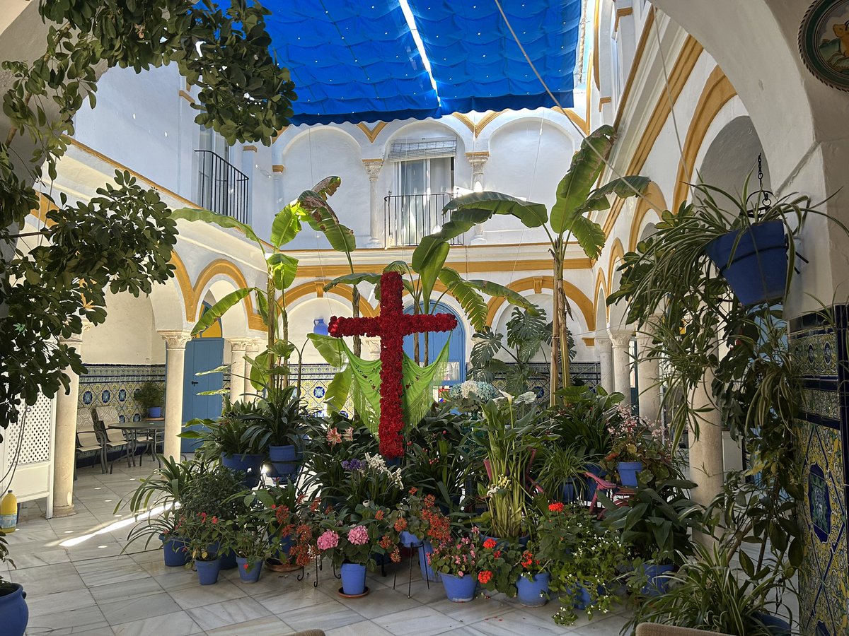 Cruz de mayo en Écija lacasaenelcentro.com