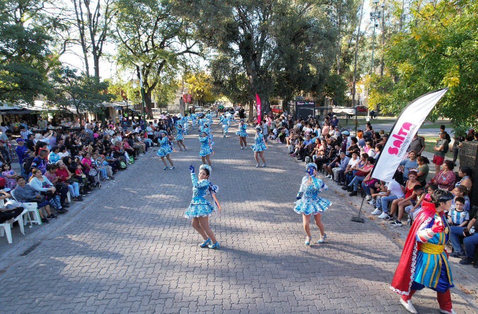 rocebrian's tweet photo. Debemos involucrarnos como comunidad para promover el uso de estos espacios.

➕Con actividades turísticas en ellos se puede atraer a visitantes y dinamizar la economía local.

➕ Se pueden crear oportunidades para los comerciantes locales y contribuir al desarrollo económico. https://t.co/BqOI9RsN4T