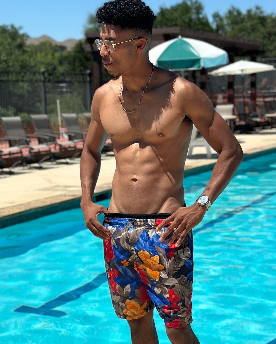 idance2express's tweet photo. Pool side!! 🏊‍♂️ https://t.co/xqq0imhRTA