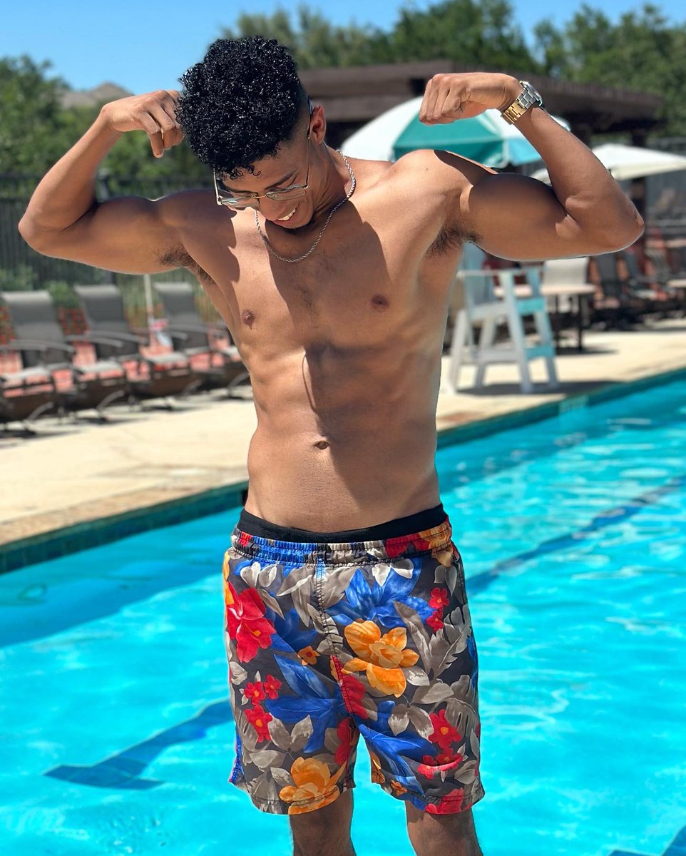 idance2express's tweet photo. Pool side!! 🏊‍♂️ https://t.co/xqq0imhRTA