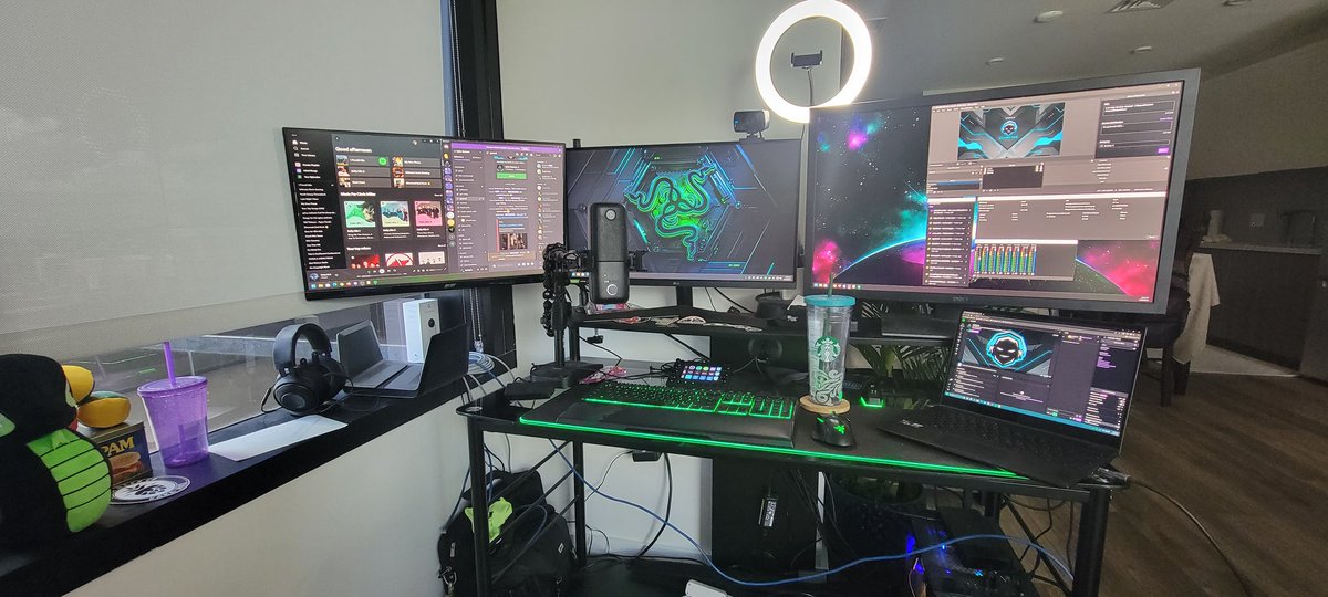 PapaCyfer's tweet photo. What's this?!?  Me actually streaming again?? 
https://t.co/KRoRffKfjl #hawaiistreamteam #RazerStreamer #oldguygamer https://t.co/0KEYDvGUKS