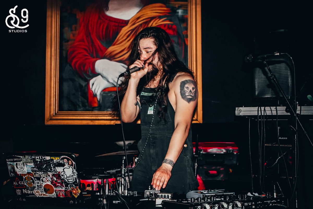 Satur9Studios's tweet photo. π§
Musician: @boostaaay
Event: @mona_bar_of_modern_art 2/25/2023
#saturninestudios #photographers #photography #photoshoot #canon #photo #musician #localartist #localtalent #monabar #heretic #downtown #downtownelpaso https://t.co/LxPVriELWb