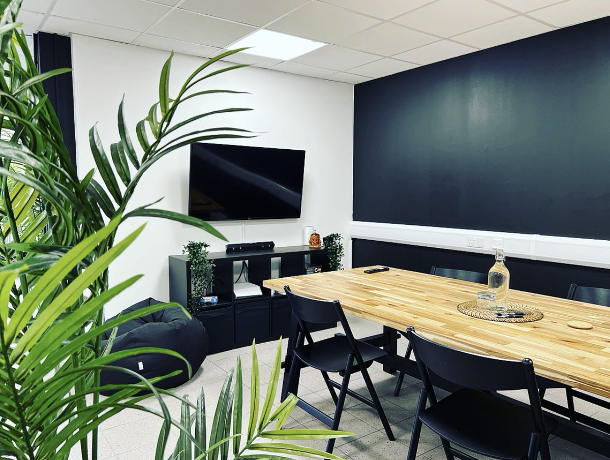 timeto_disrupt's tweet photo. We’ve an open door policy. Coffee is hot and ready for passing friends who want an SEO or PPC catch up ☕️👨‍💻👩‍💻 #seo #ppc #catchup #businessdevelopment #digitalmarketing #coffeelovers https://t.co/SZAAgp0ooX