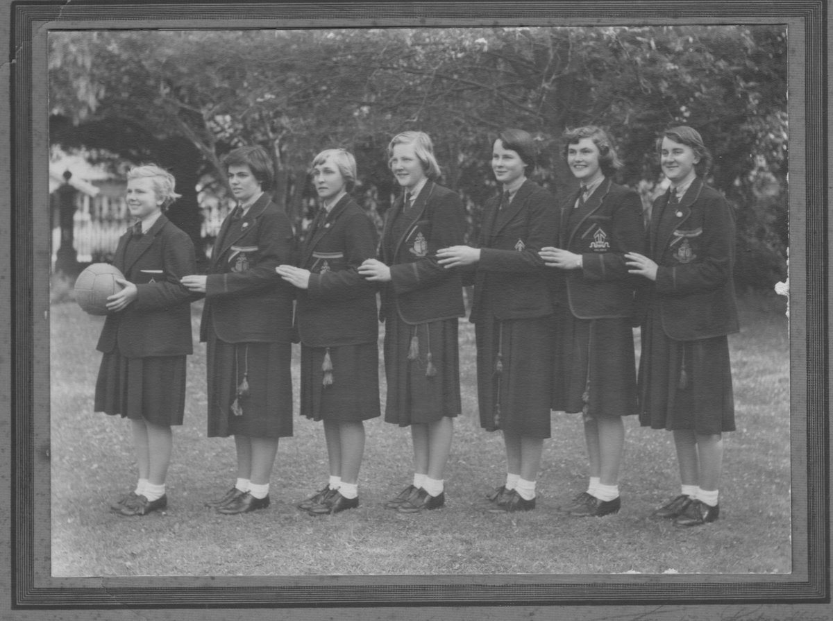 We're looking for netball umpires and coaches for this term! For more information, please contact either: Katie Keighrey 0400732444 or Cindy Daniel 0409388785 **** Thank you to our archivists for this fabulous photo of a Queen's CEGGS Netball team in 1952.