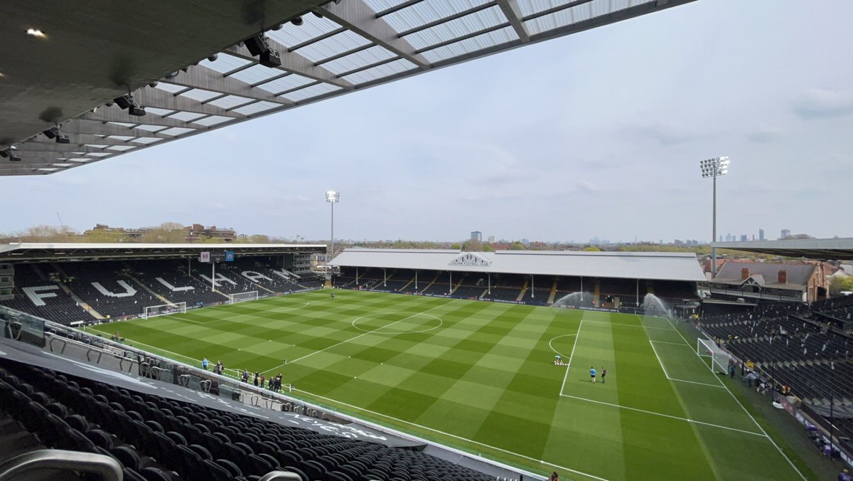 TonyCav222's tweet photo. Today I was out as a paramedic responder for @FulhamFC working with @EMATS999.
Amazing views from the top of the new stand, and even got myself a new role as camera crew!
#Paramedic #Emats https://t.co/mIRnAdA87m