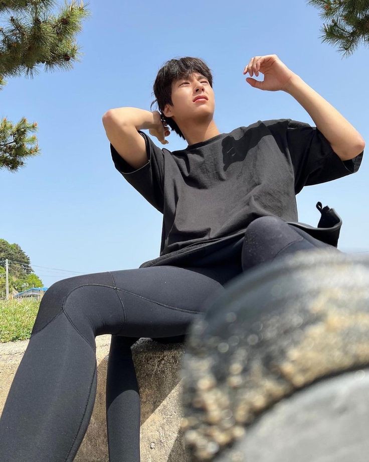 Asynjurr_'s tweet photo. #TheEighthSense
#Jisub
Cada dia mais cadelinha desse homem 😌 https://t.co/IuJb9aKmUC