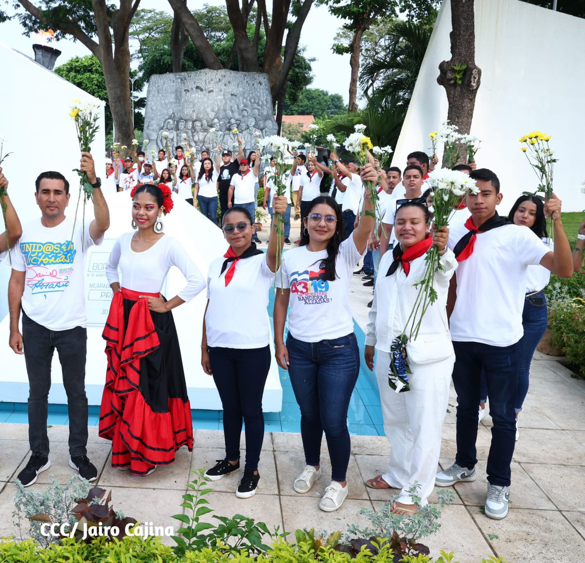 melek_luna's tweet photo. Juventud Sandinista realizó el día de hoy un grandioso homenaje revolucionario en celebración al 11vo aniversario del paso al tránsito de la inmortalidad del Cmte. Tomas Borge Martínez 🔴⚫✌️#TomasOrgulloSandinista 
#UnidosEnVictorias 

@Atego @samcarrion18 https://t.co/2ItSkzmbHt