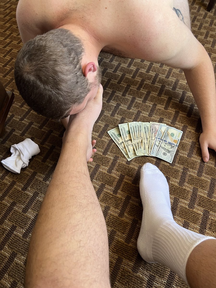 TallMasterBeefy's tweet photo. Who’s ready to go into debt? 😈 #findom #gayfindom #cashmaster #debtfag #humanatm https://t.co/SzYbxIgEF1