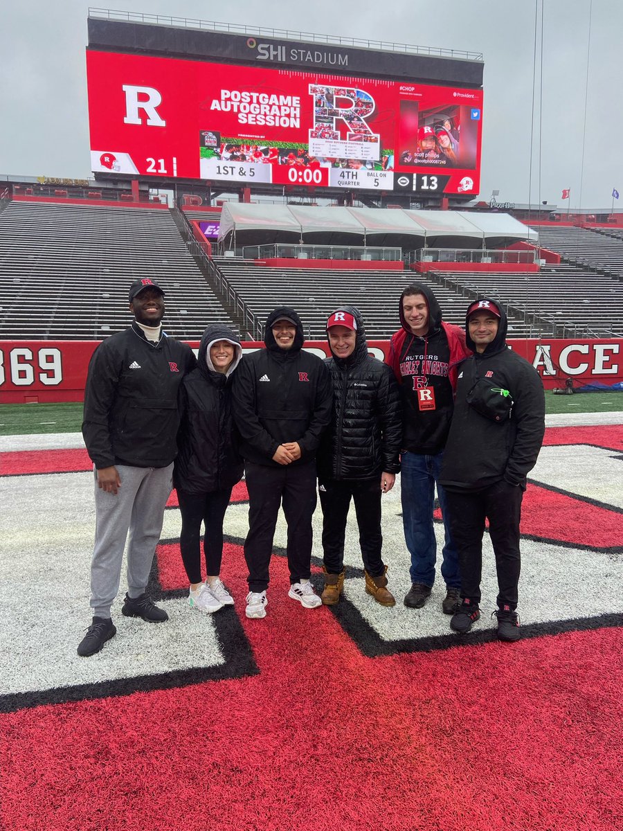 Another successful spring game in the books ✅ 🪓
Intern group photo 🙌
#CHOPerations