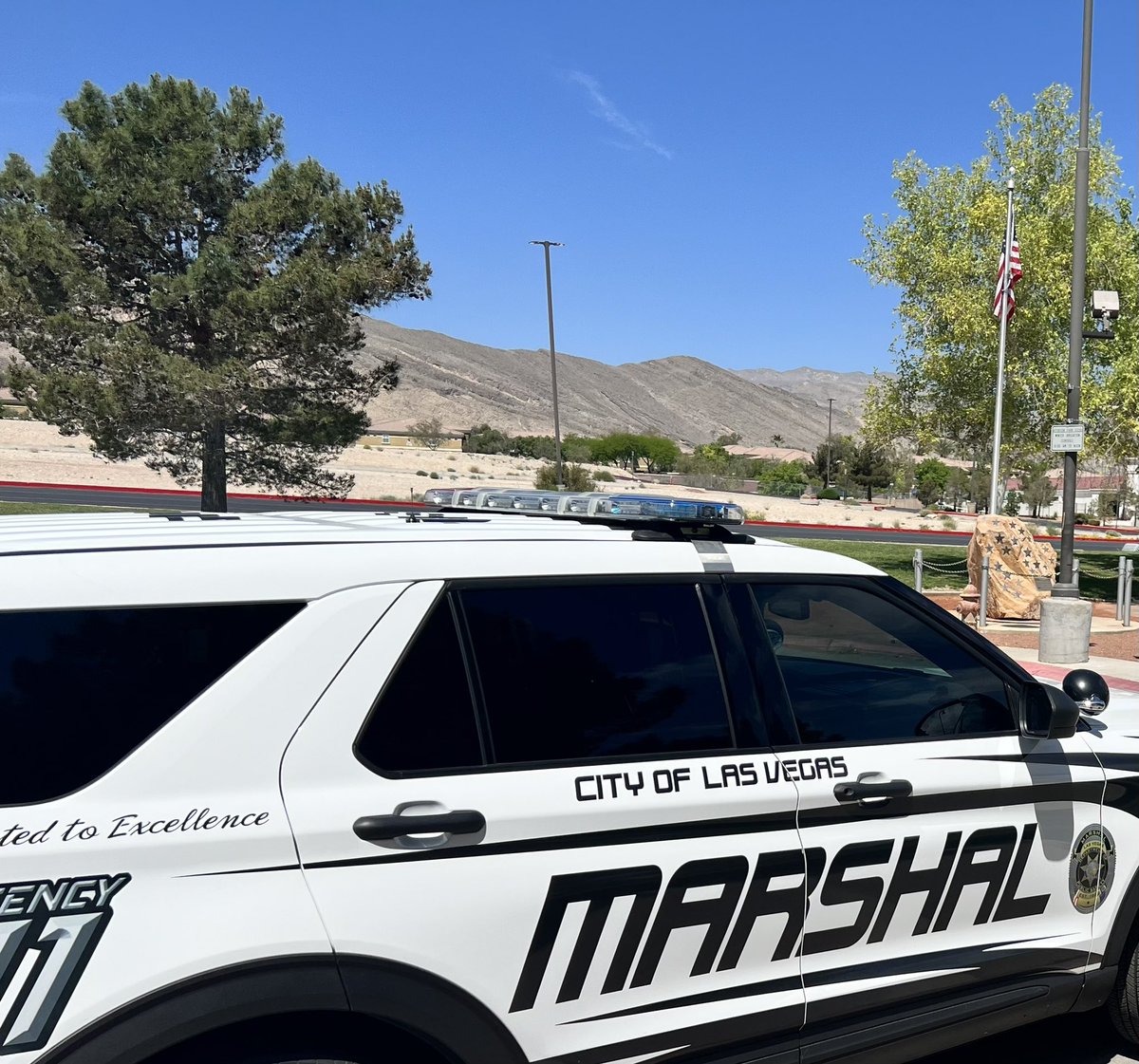 chiefjasonpotts's tweet photo. It was an honor to participate with our @CityOfLasVegas staff & several Deputy City Marshals on the unveiling of these memorial boulders for our fallen heroes in southern Nevada - Det. Terry, Ofc. Thai & USMS Court Ofc. Gomez at Police Memorial Park.#NeverForgotten #copscount 🙏🏻. https://t.co/z1oKkP2lYJ