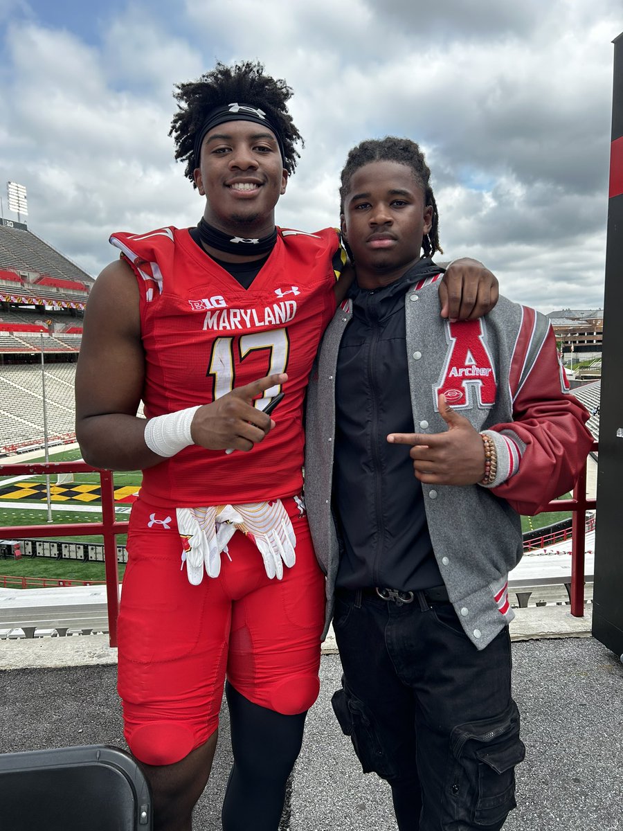 LarrellSharp's tweet photo. Thank you @lancethompson_ for inviting me to watch the spring game yesterday and enjoy the campus with my family, we enjoyed our time with the Terps🐢@_Coach_Williams @Coach_Smith547 @coachbrax10  @TerpsFBRecruit  @coachjthomas11 @PaolucciPG https://t.co/kRZv5ir78t