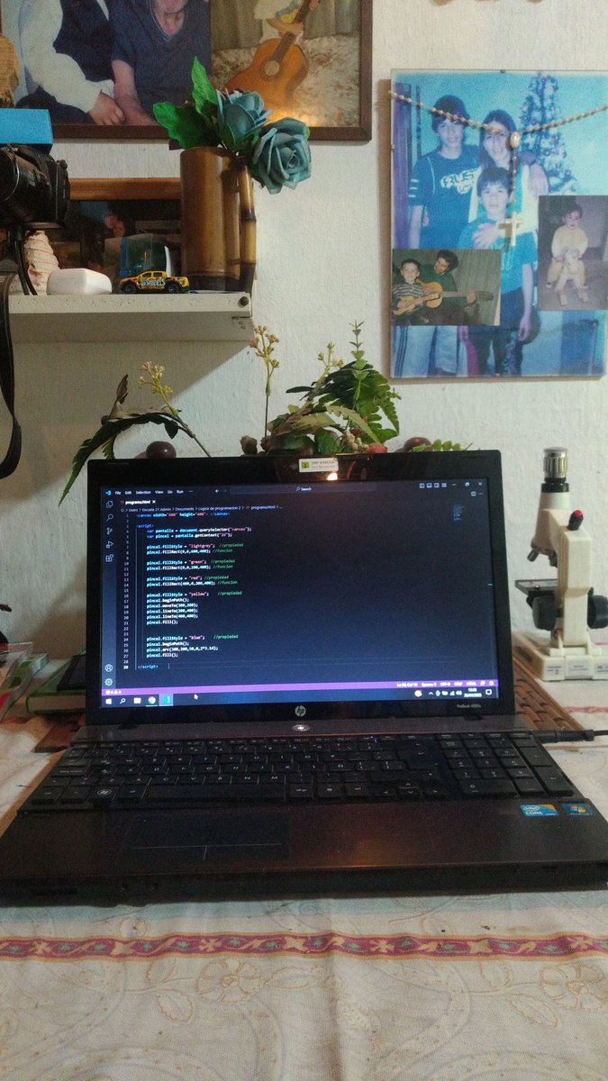 Vargas1Roly's tweet photo. Mi domingo ♥️💻 https://t.co/YyP4H2gKTi