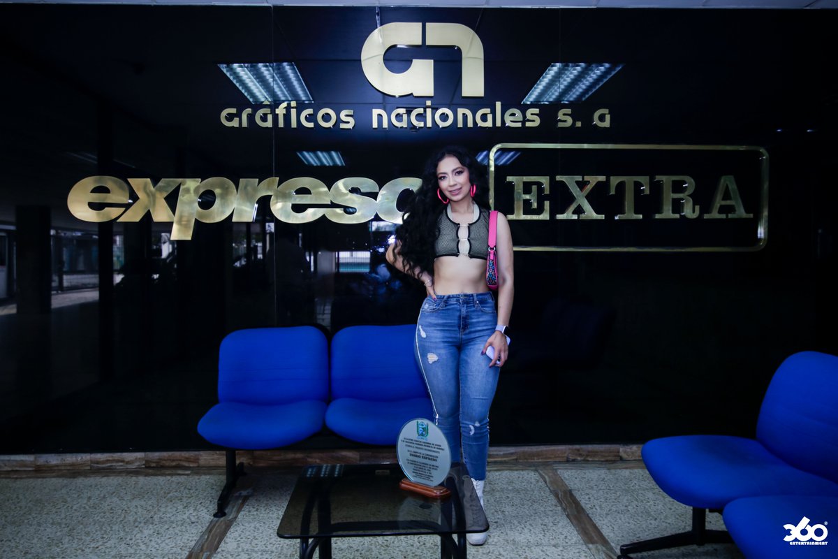Sebas_Alvarado0's tweet photo. @DiarioExtraEc @monserrathmusic "1 Shot"📲🎶 https://t.co/klMV2IEL6Z