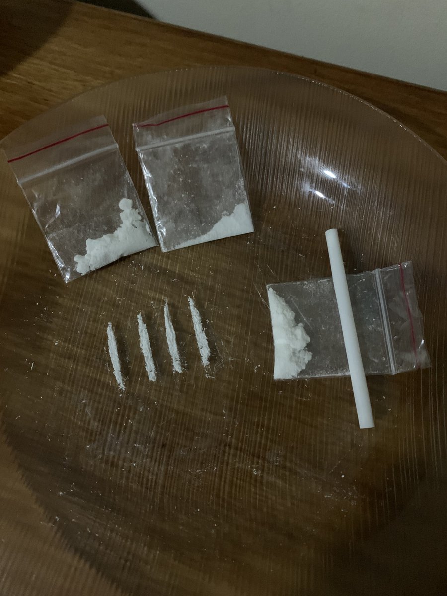 NOVINHOTKRN's tweet photo. que delícia ⚡️⚡️ #cocaína #tk #tkador #tkando #teko #tkd #raio #cocaine #chemsex #aditivos #aditivado https://t.co/INn07ouhff