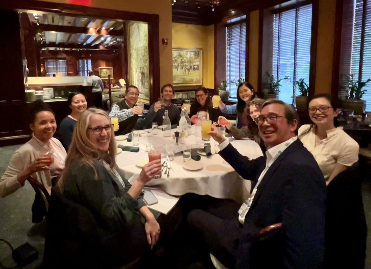 Cheers! @UCSFNeo enjoying dinner together at #PAS2023. 

@eerogersmd @melodylun @JingshingWu @KaylaKarvonen @natlae @marieccornet 
@UCSFPediatrics
@PASMeeting 
#UCSFProud