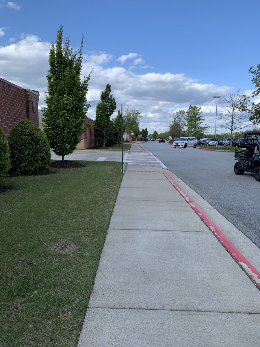 ⁦@DrLenaG⁩ ⁦<a href="/DrMcCamey/">Dr. McCamey</a>⁩ walking combined with retail therapy this Sunday afternoon.