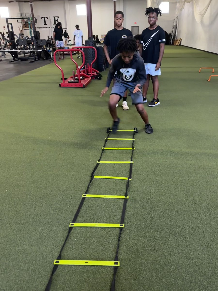 N_Jeffries3's tweet photo. It is more difficult to stay on top than to get there. #ImGrinding https://t.co/zDKD0egbq5