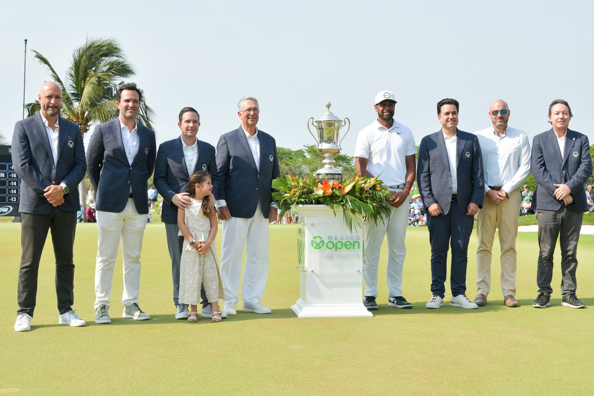 SalinasBenjamin's tweet image. Congratulations champion @tonyfinaugolf!!! 🏆
Vimos extraordinario golf en esta edición del @MexicoOpenGolf.
Gracias a todos los jugadores, voluntarios, staff, a nuestros anfitriones de @Vidanta y sobre todo a los aficionados por venir y hacer de este torneo el mejor de…