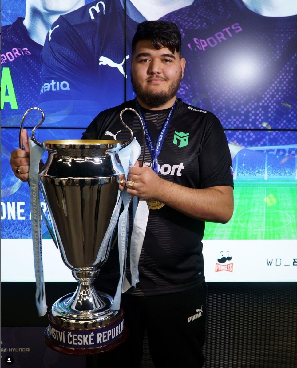 Civo_TPG's tweet photo. Praca v esporte je ako praca kdekolvek inde. Ked tomu rozumiete a pracujete systematicky tak sa vysledok vzdy ukaze. Samozvany specialista bude vzdy a vsade k smiechu. Good Job @CernyDida @dunka_matej @marioooso99 https://t.co/n90Lt7jj6I