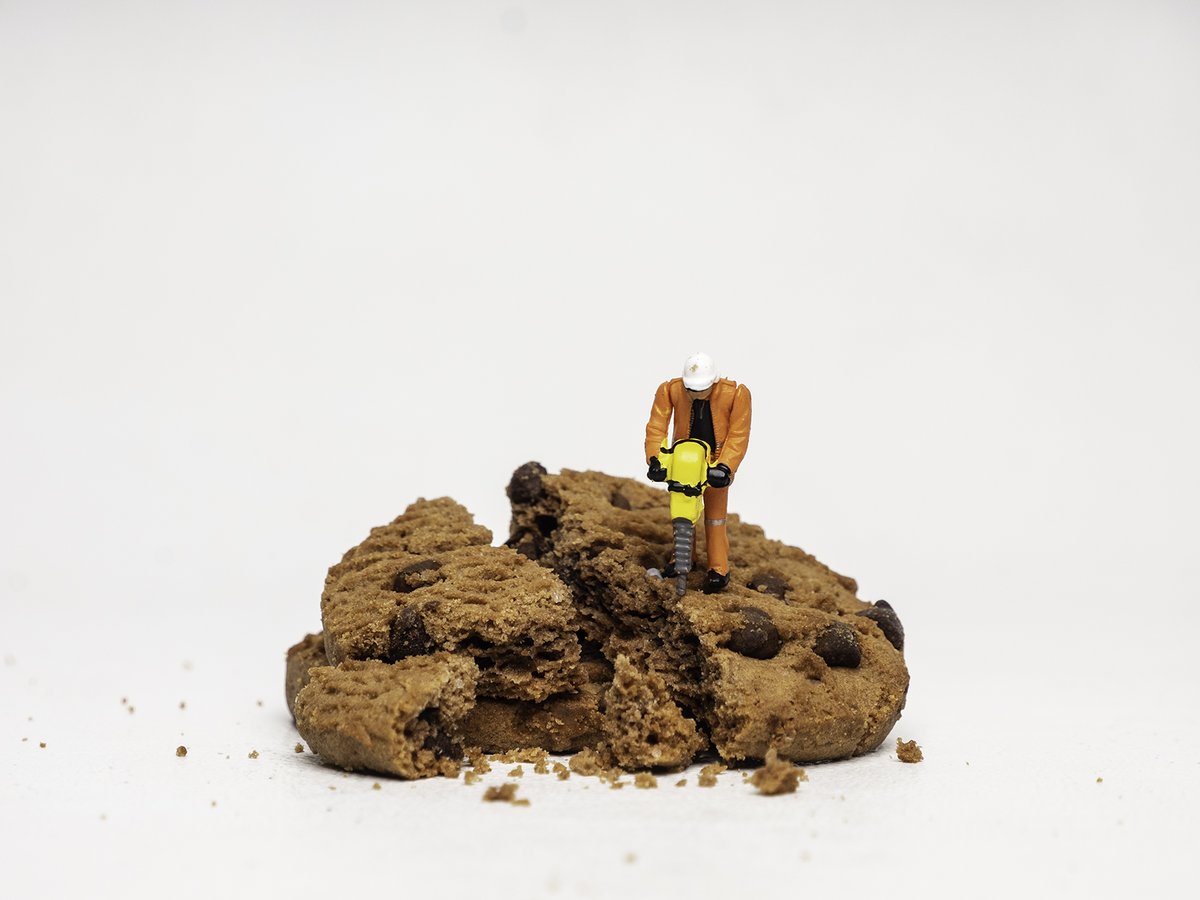 JakeBostock12's tweet photo. For the last few weeks we have been doing some macro photography for our year 9 #GCSEPhotography using small figures with normal sized objects
@BhcsEpa @BrightonHillSch @ClaireEspeseth 
#photography #year9 #macro #closeup https://t.co/4KYOOg4Cu1