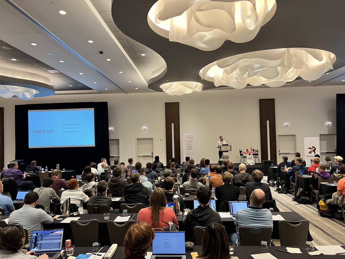 🍕 Second talk of indie dev day is with <a href="/parrots/">Curtis Herbert</a> 

We are learning about subscriptions!!