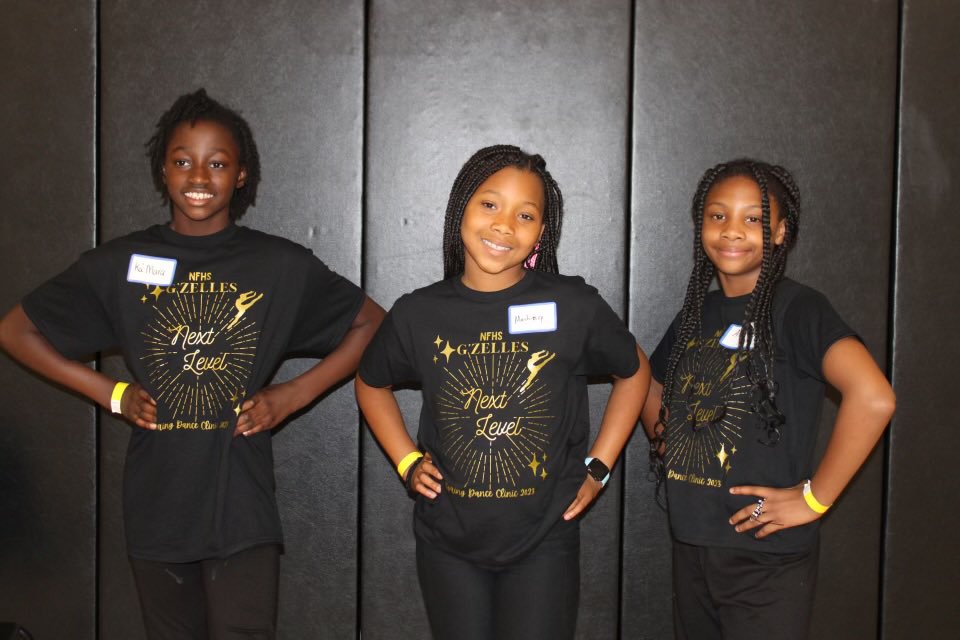 Our JUNIORS dancers did such a good job!! 💛🖤💛