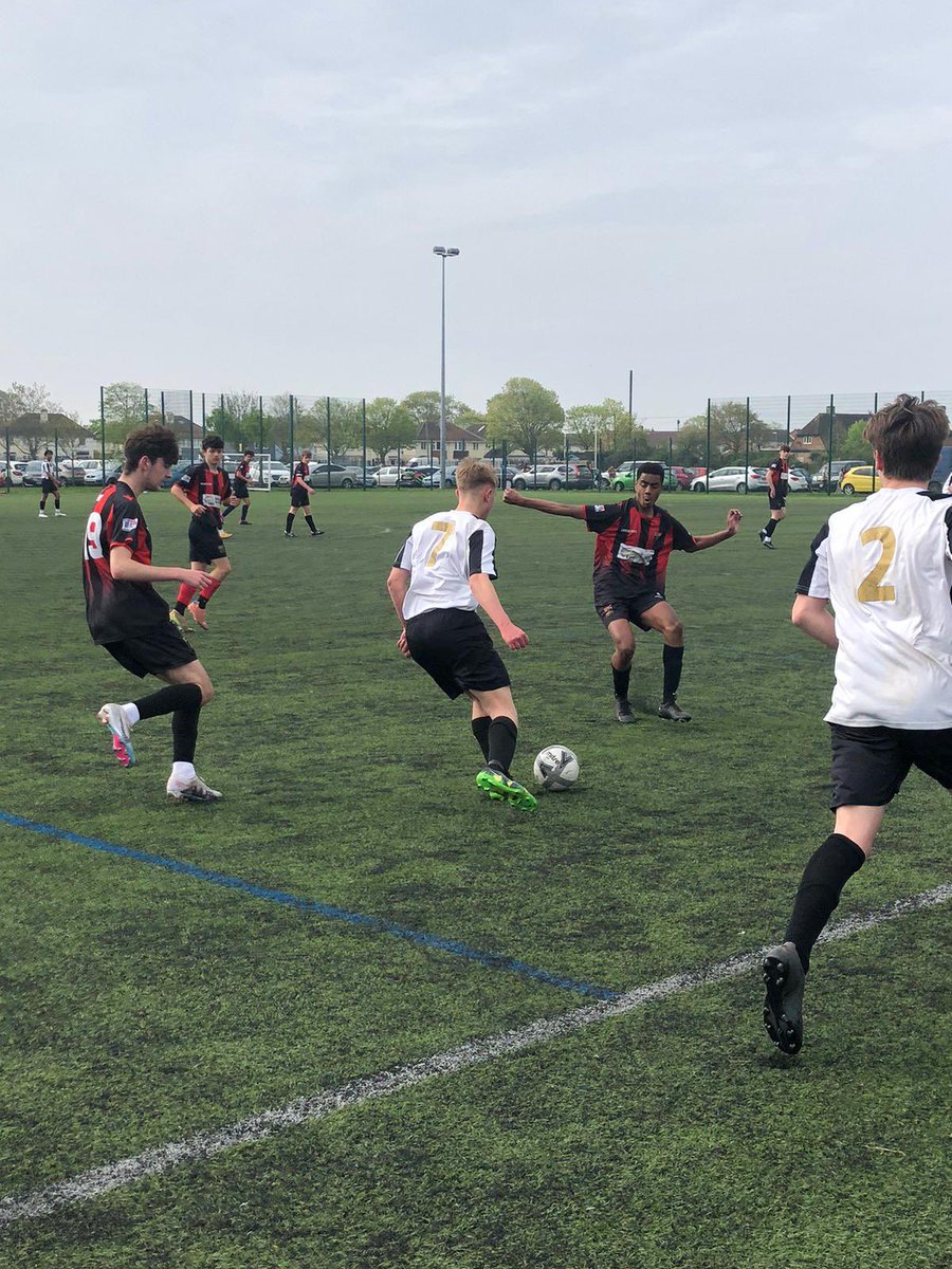 hayling_s's tweet photo. Today’s result (30/04/23)

Portsmouth youth football league 

Fareham 0-4 Hayling United

⚽️ Mason Willis
⚽️ Jack Whipp
⚽️ Alex Graham
⚽️ Kaii McCormack

Hayling United’s u18s played their last game of the season today with a fantastic display to finish of with a great 4-0 win https://t.co/uhFFtrUIRW