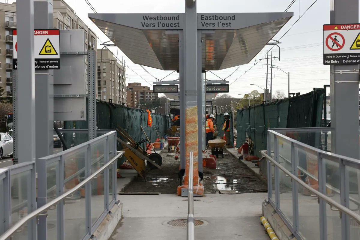 transittoronto's tweet photo. 04/27 #Metrolinx CEO sheds light on reasons for #CrosstownLRT delays | #GovofOnt | via @StarGTANews https://t.co/dBcpo1gLUO https://t.co/3urJtdux1z