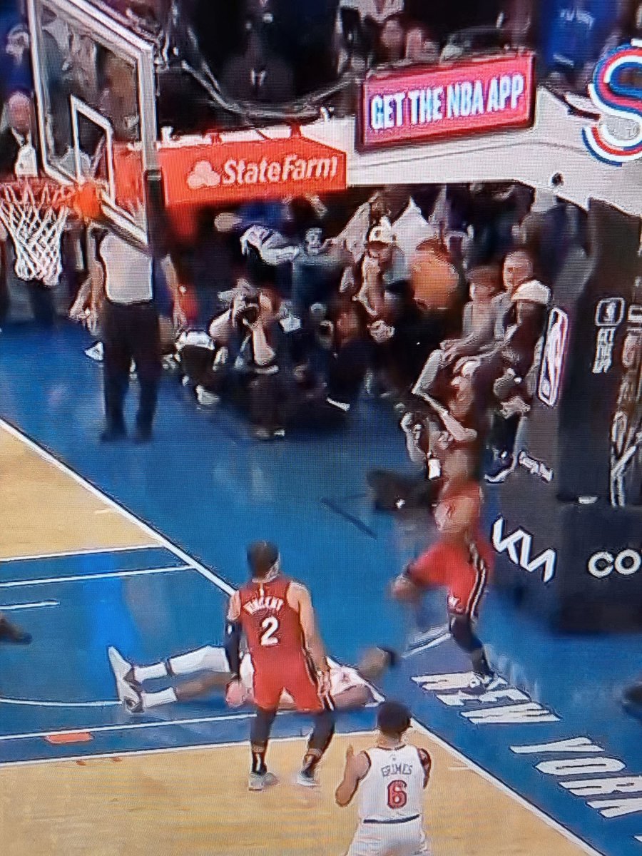 Kyle  Lowry nin oyunda tuttuğu top:) hakem heryerde hakem ve hep berbat. Gözünün önünde kaçan pozisyona bak